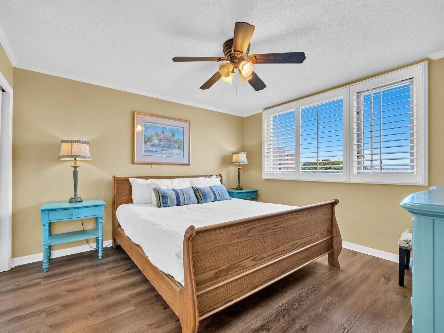 ISLANDER CONDO PH 2 - Residential