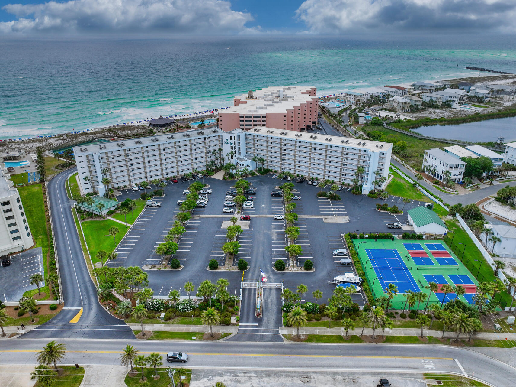 ISLANDER CONDO PH 2 - Residential