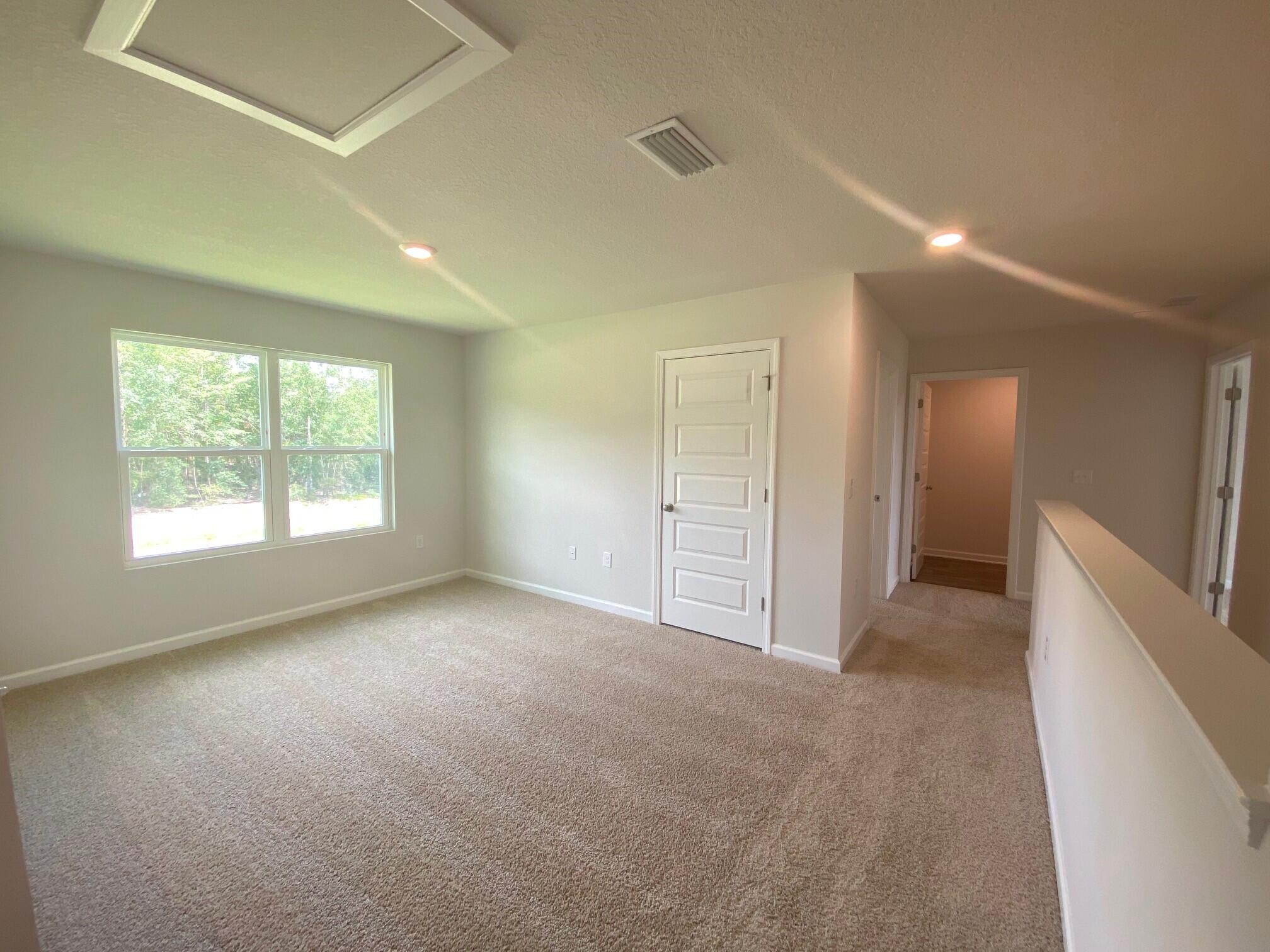 LAKERIDGE EST - Residential