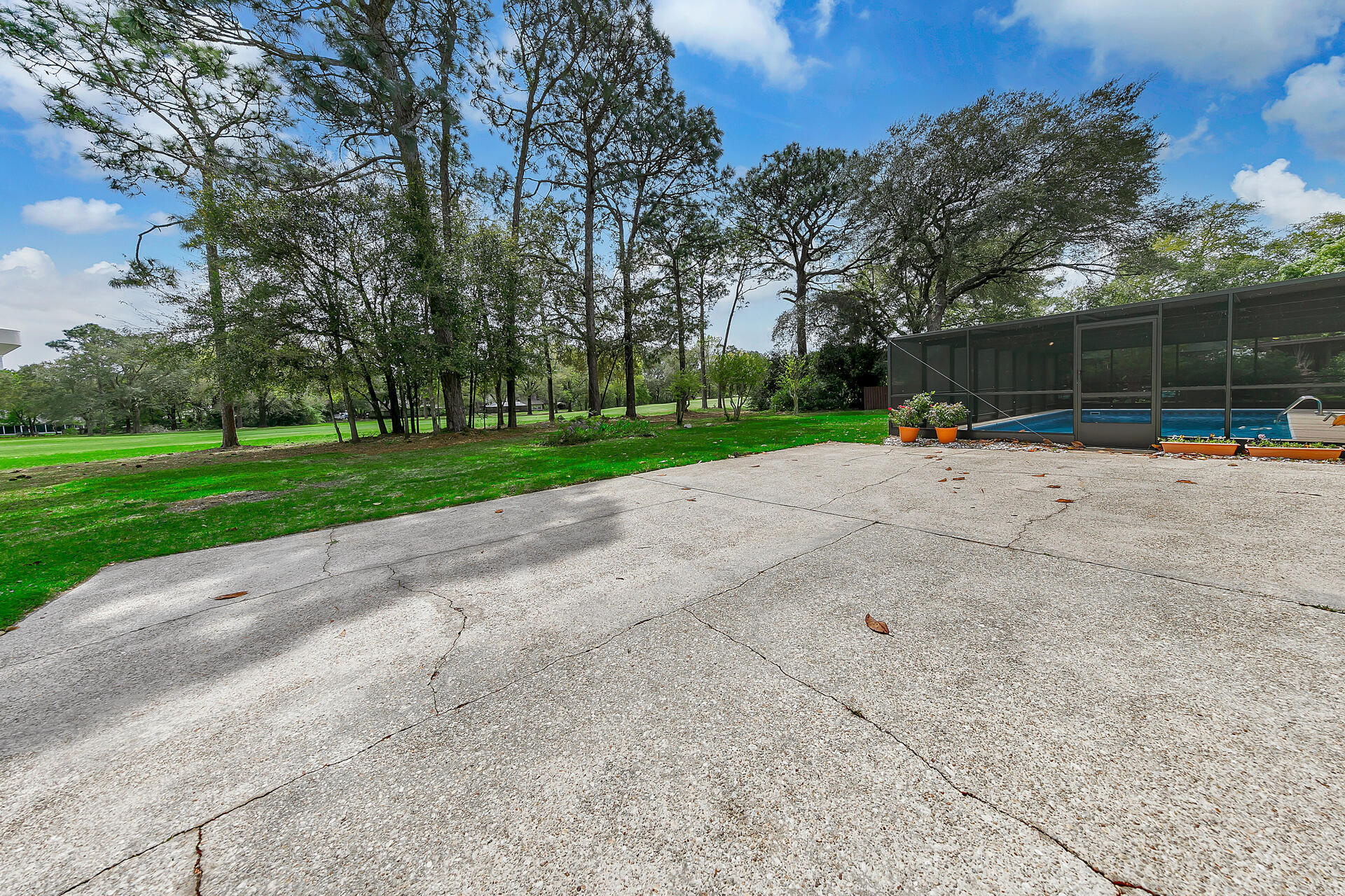 ROCKY BAYOU - Residential