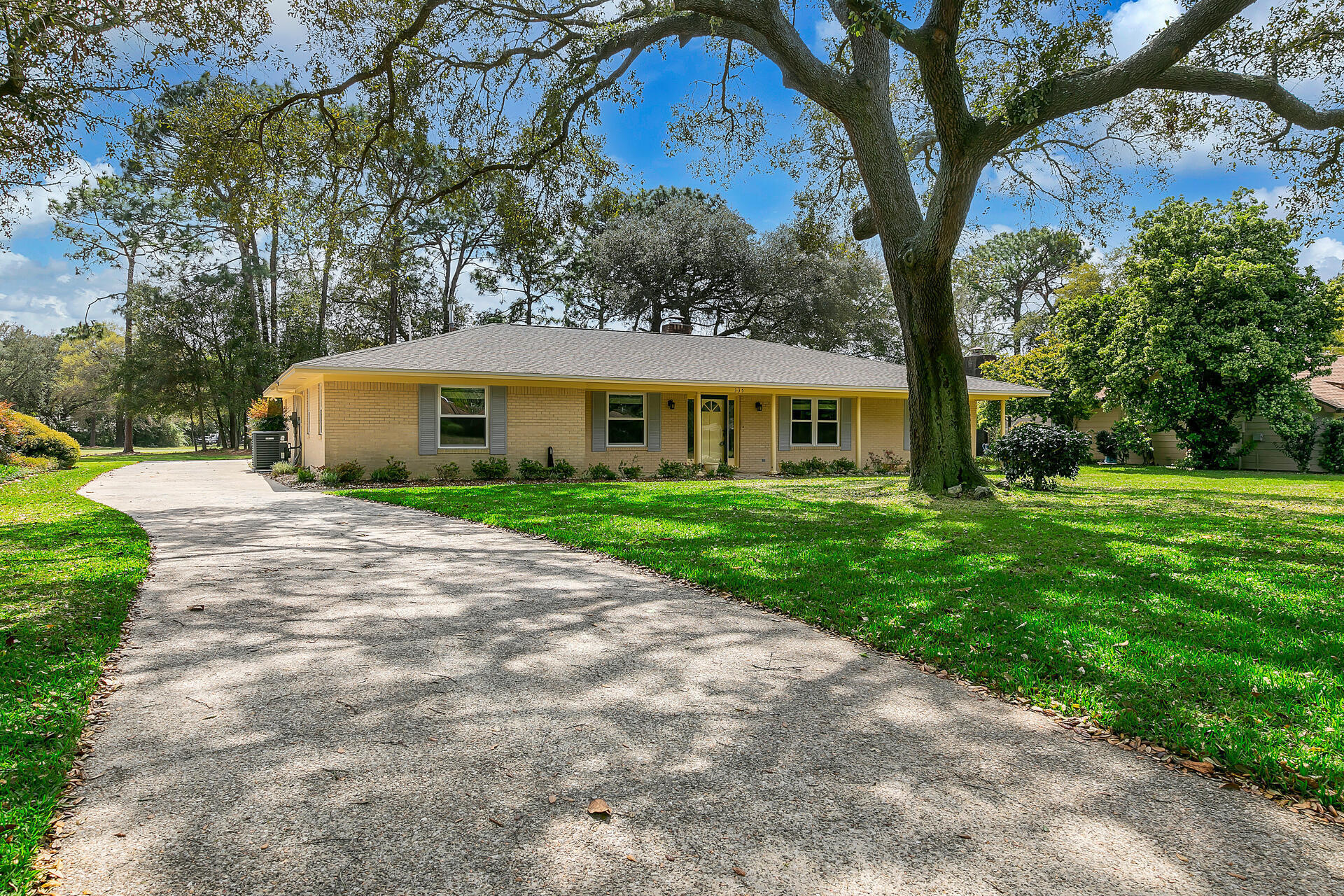 ROCKY BAYOU - Residential