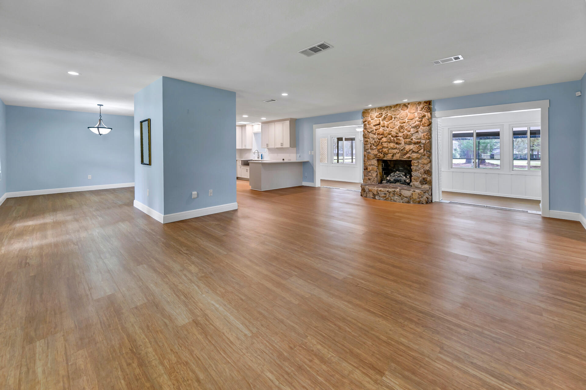 ROCKY BAYOU - Residential