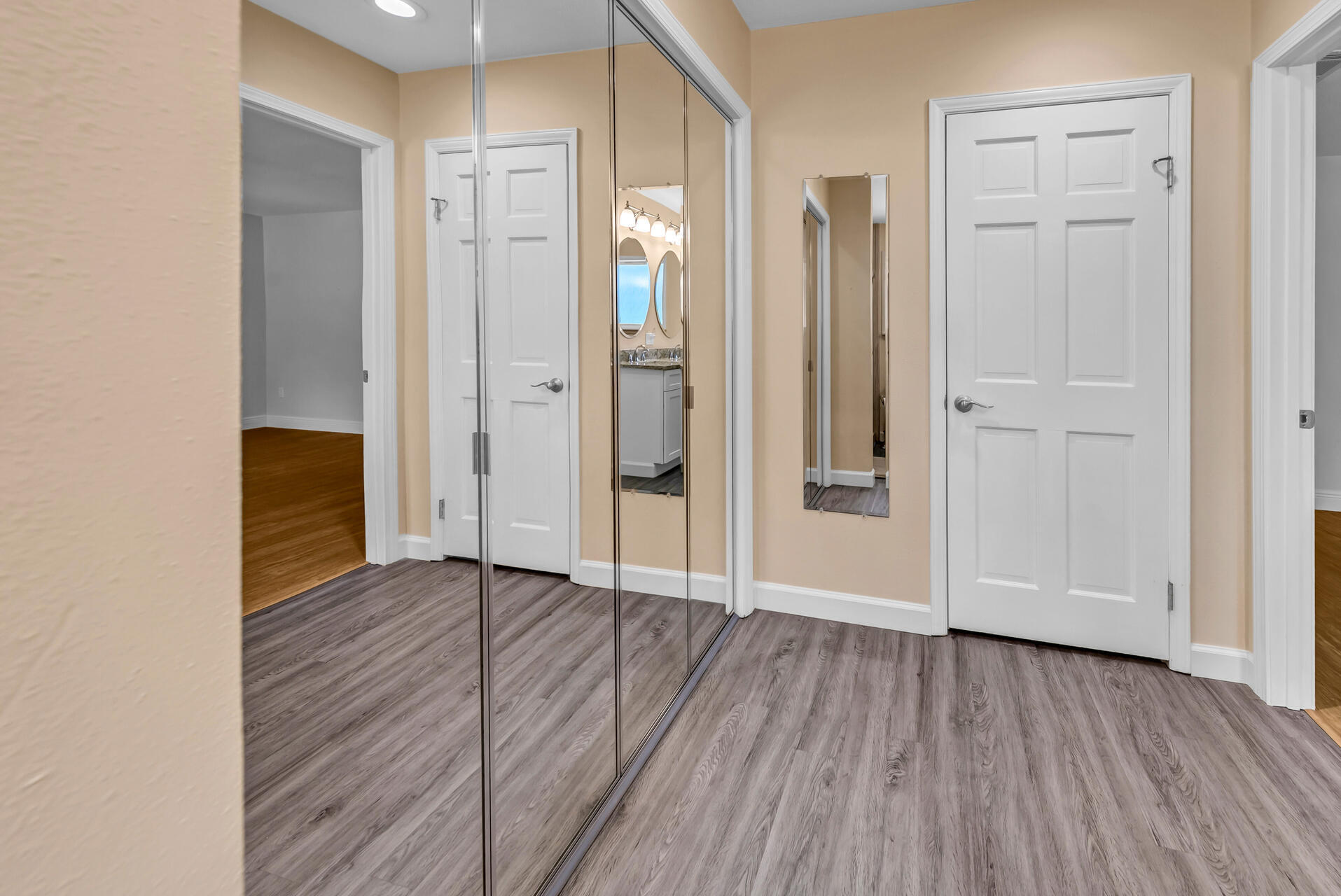 ROCKY BAYOU - Residential