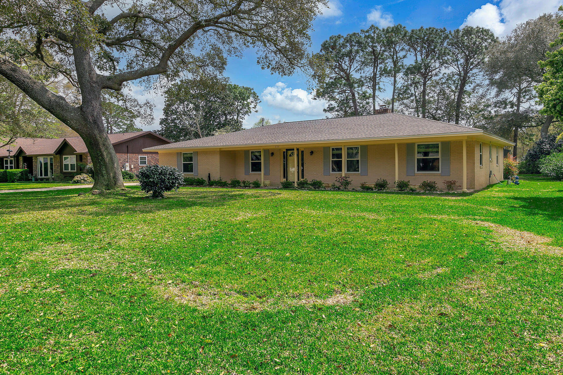 ROCKY BAYOU - Residential