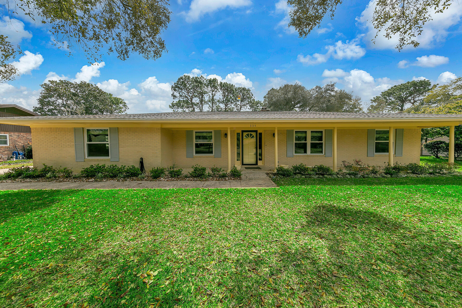 ROCKY BAYOU - Residential