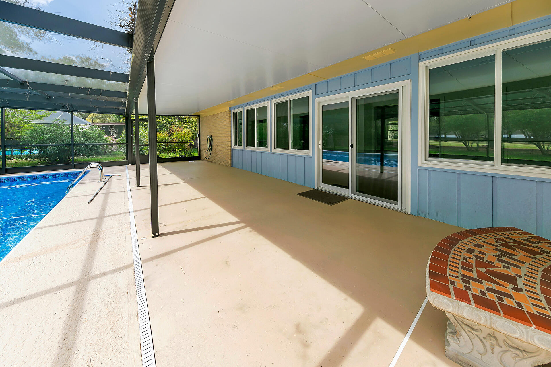 ROCKY BAYOU - Residential