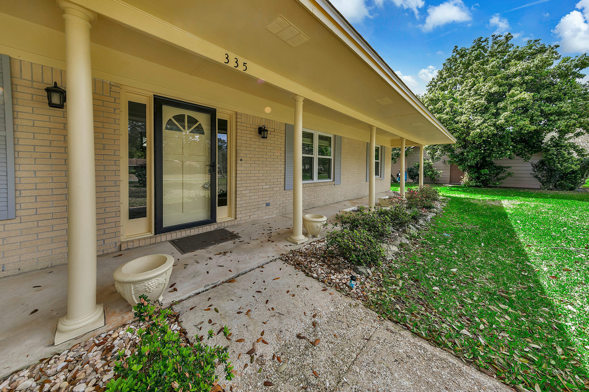 ROCKY BAYOU - Residential