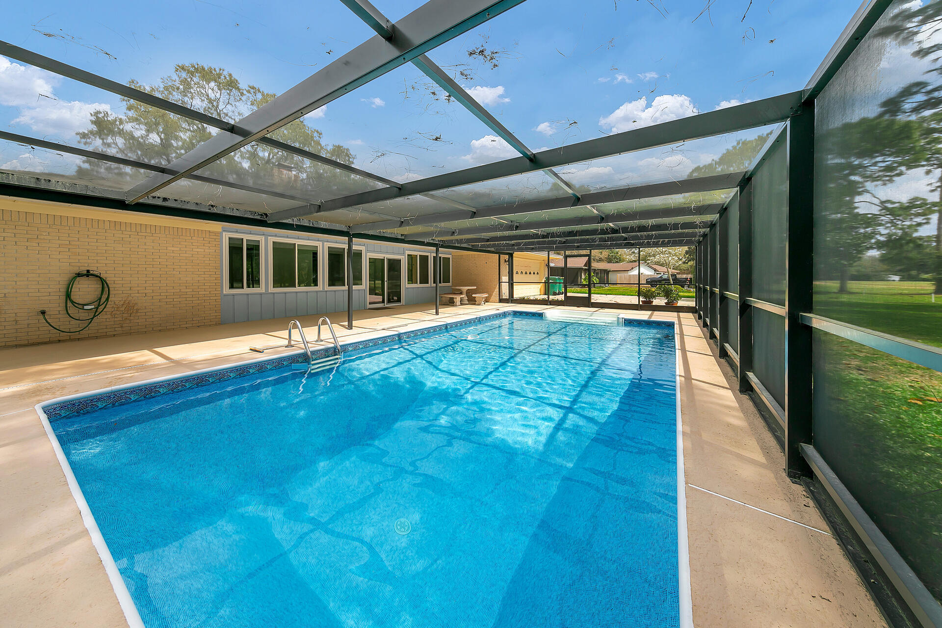 ROCKY BAYOU - Residential