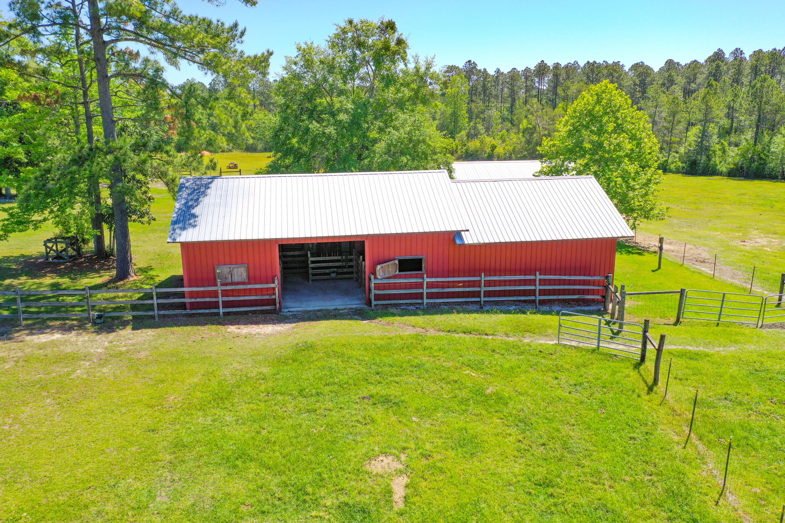 NO RECORDED SUBDIVISION - Farm