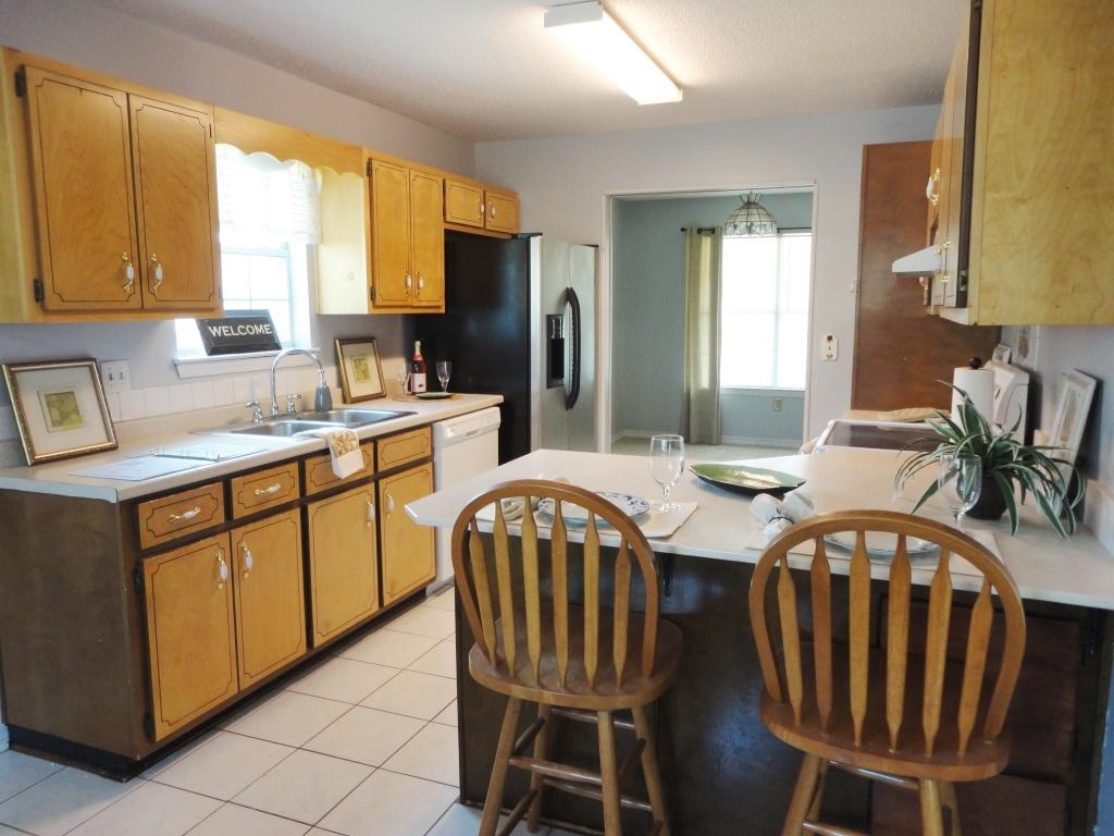 VILLAGE WEST - Residential