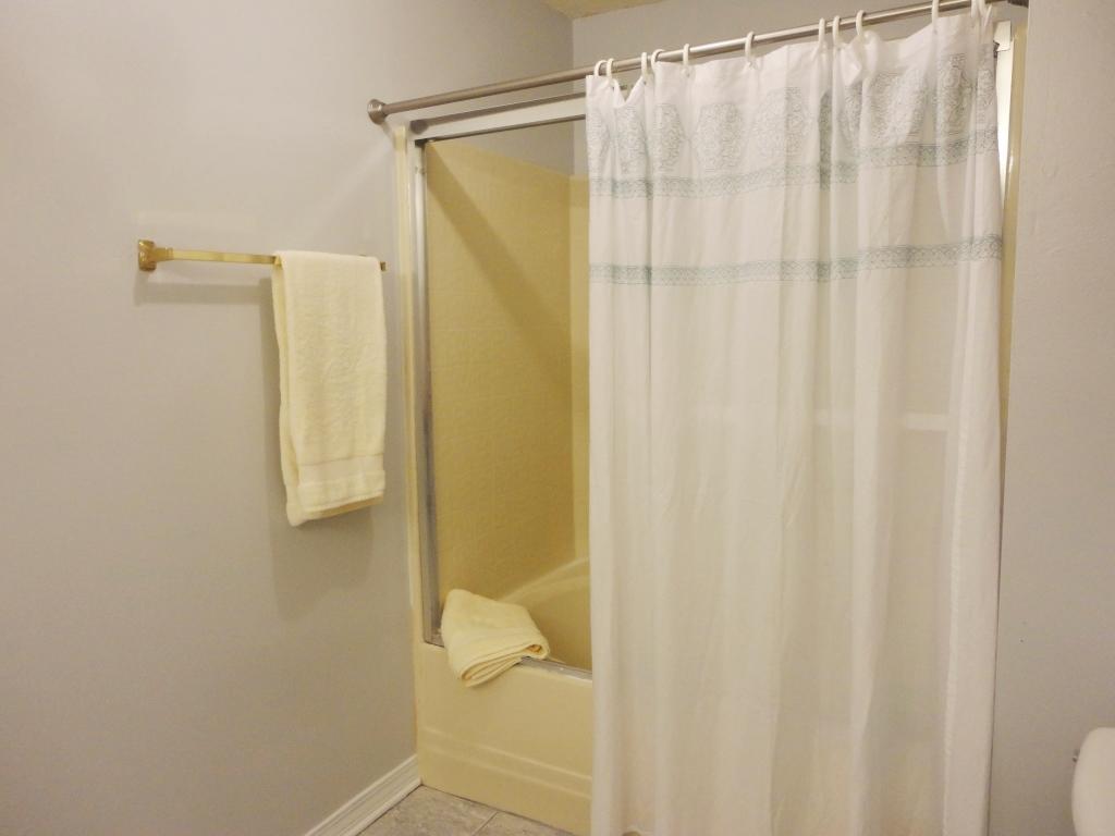 VILLAGE WEST - Residential