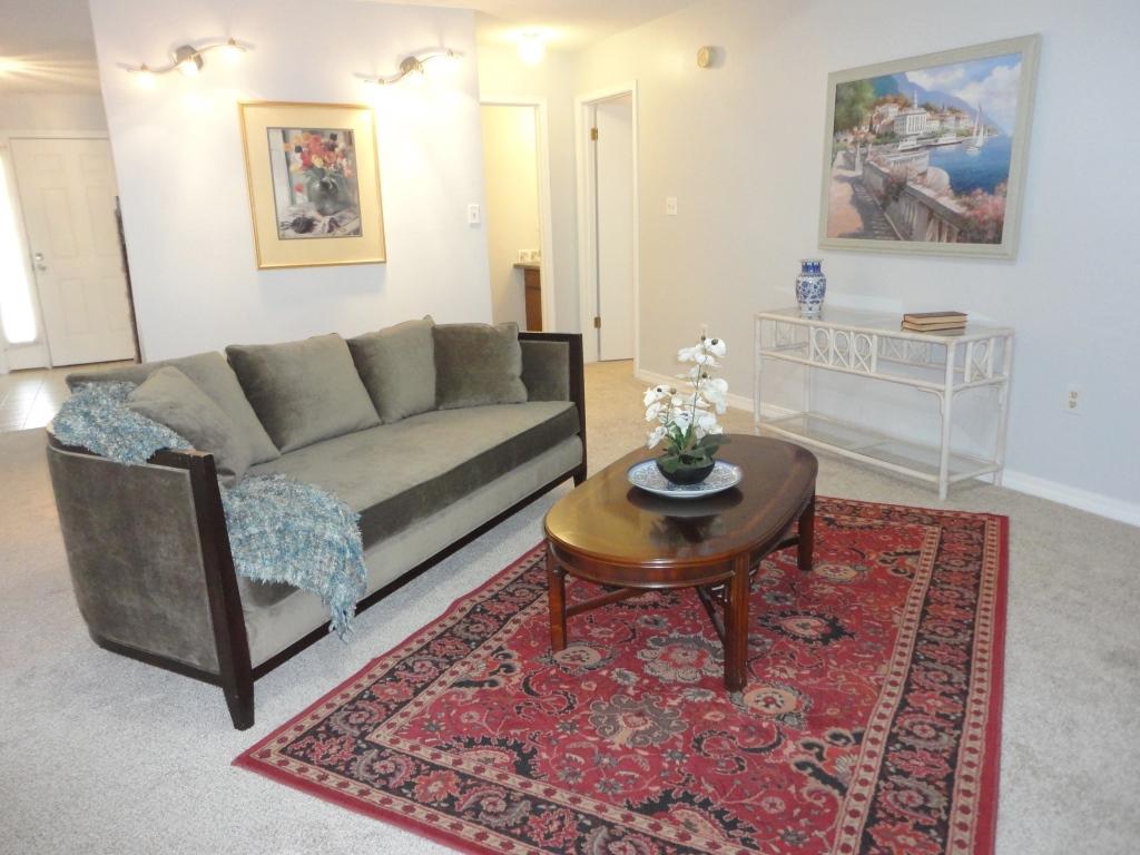 VILLAGE WEST - Residential