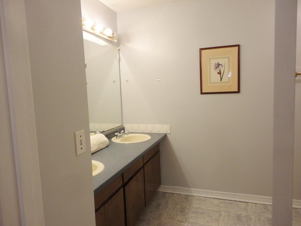 VILLAGE WEST - Residential