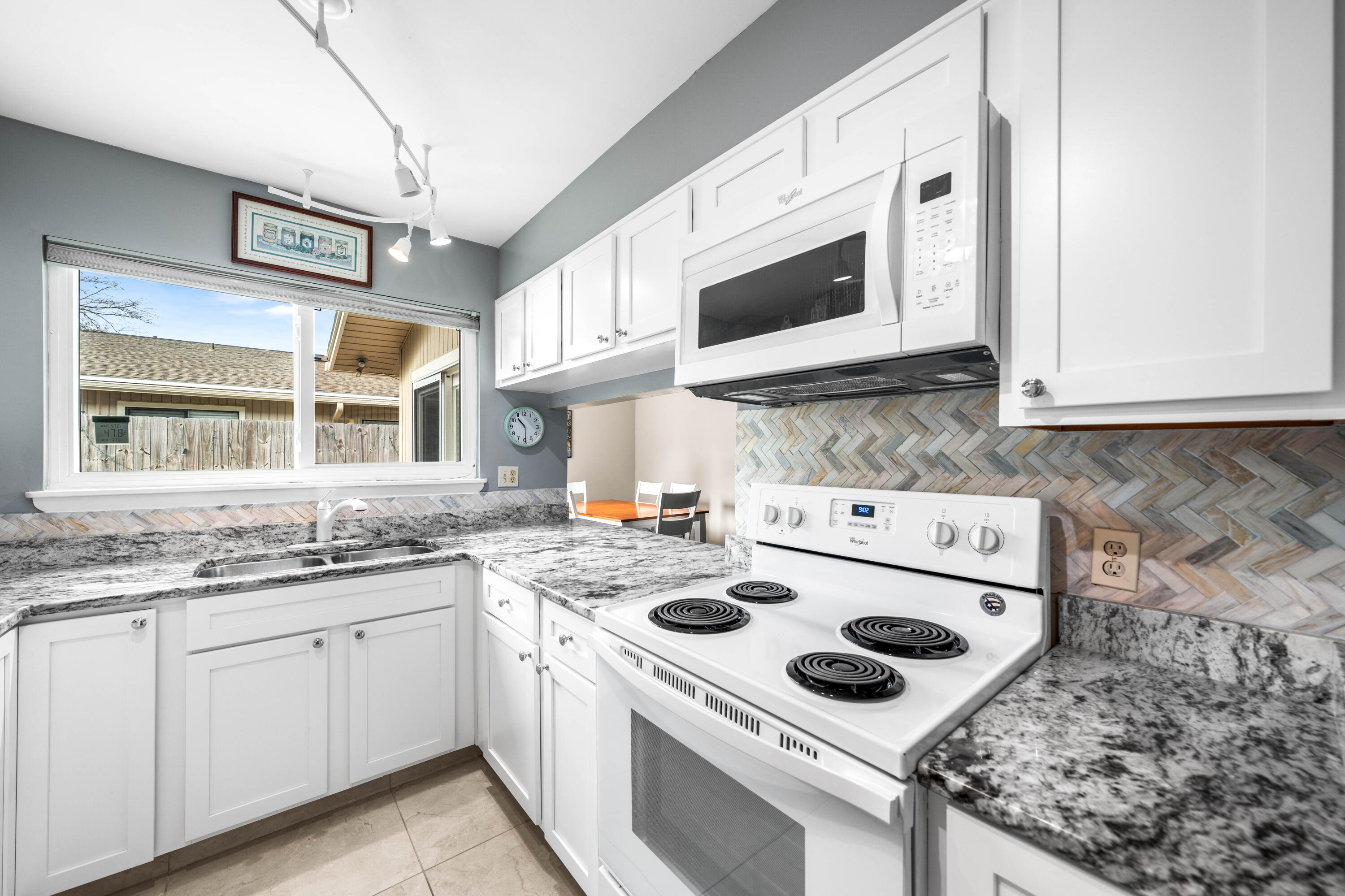 SEASCAPE CONDO TENNIS VILLAGE - Residential