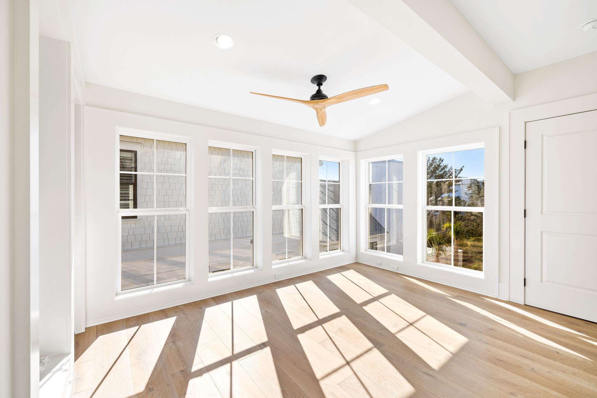 SEABREEZE - Residential