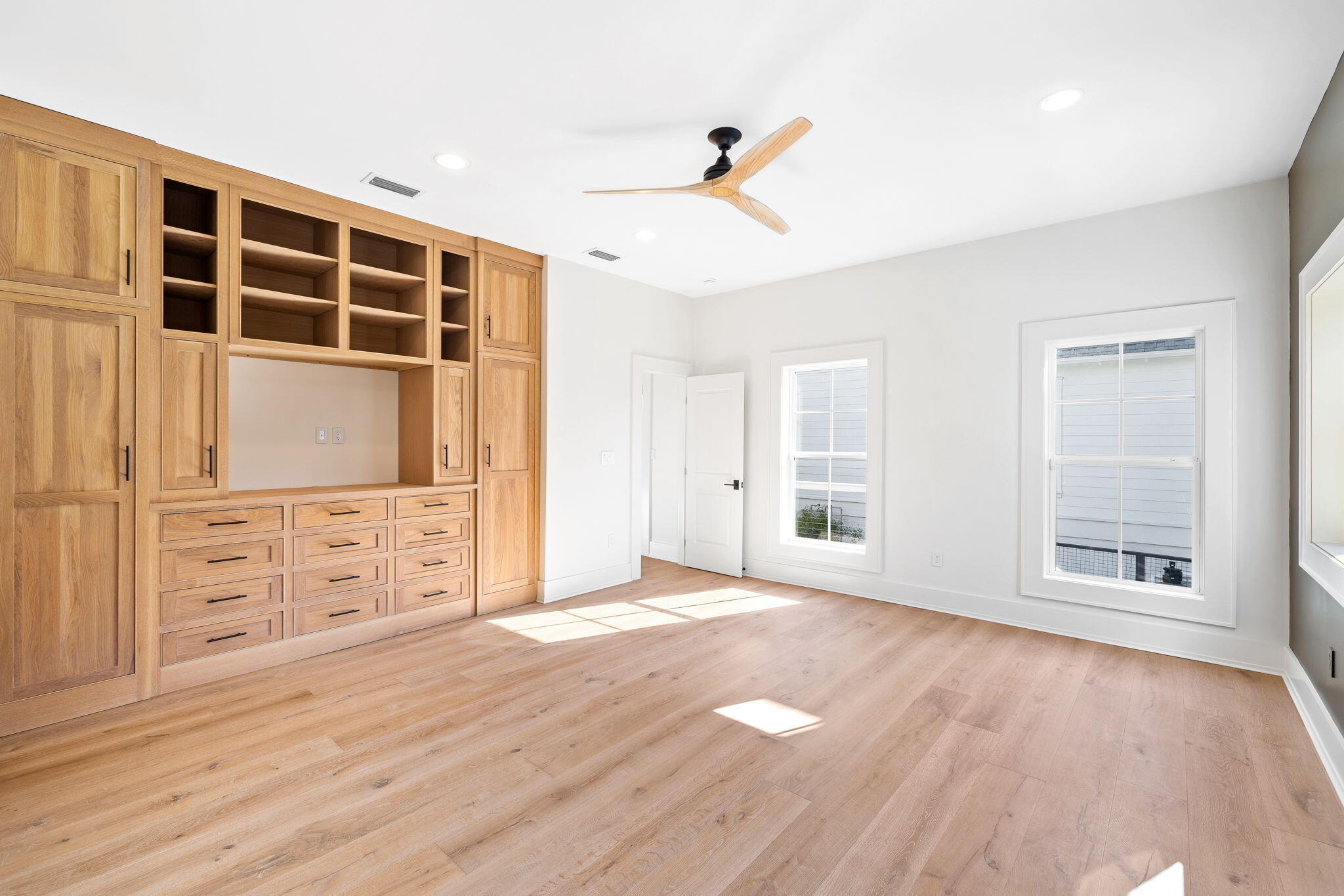 SEABREEZE - Residential