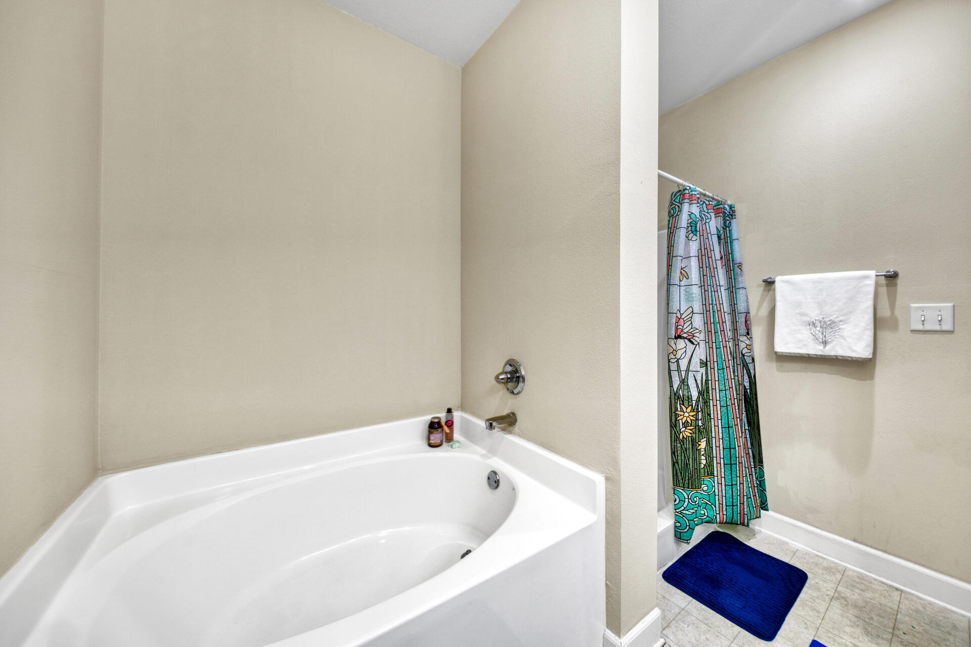 ARBOR LAKE PHASE II - Residential Lease