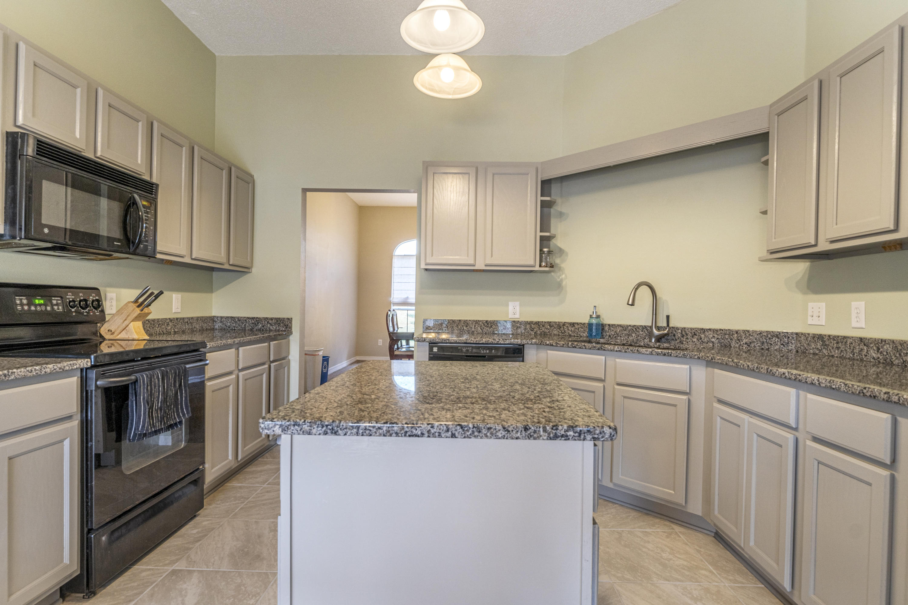 COUNTRYVIEW ESTATES 10TH ADDN - Residential