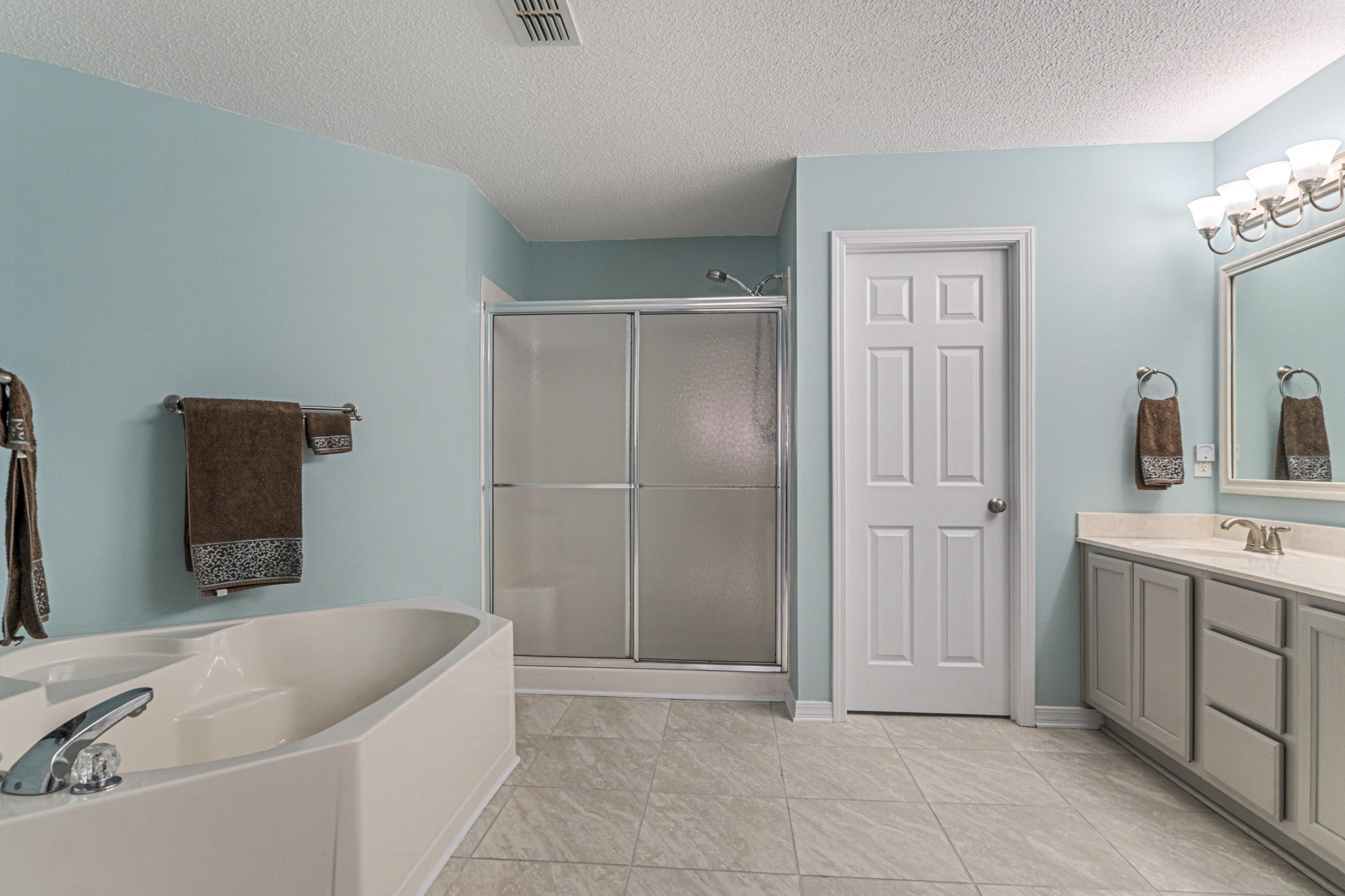 COUNTRYVIEW ESTATES 10TH ADDN - Residential