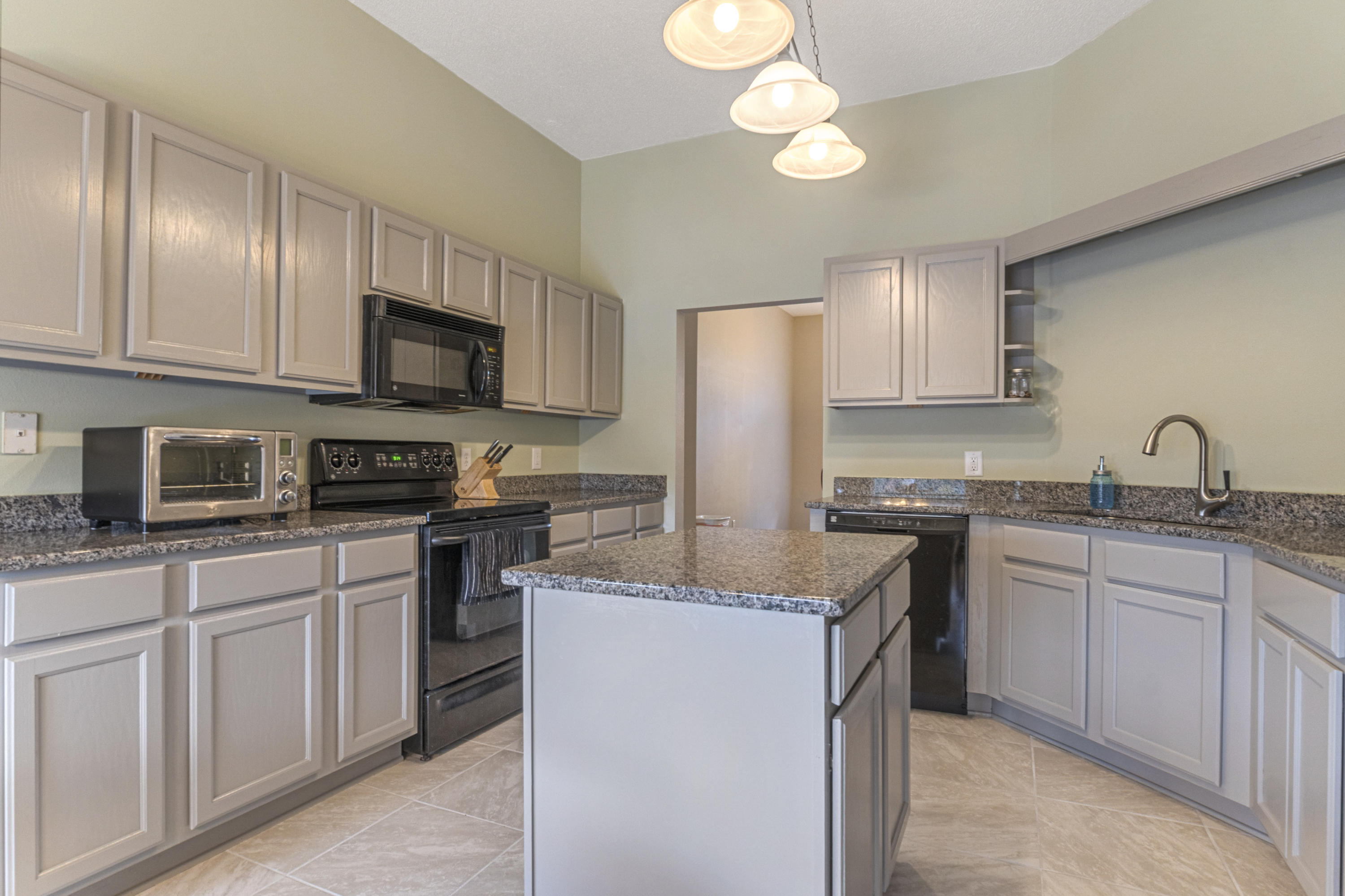 COUNTRYVIEW ESTATES 10TH ADDN - Residential