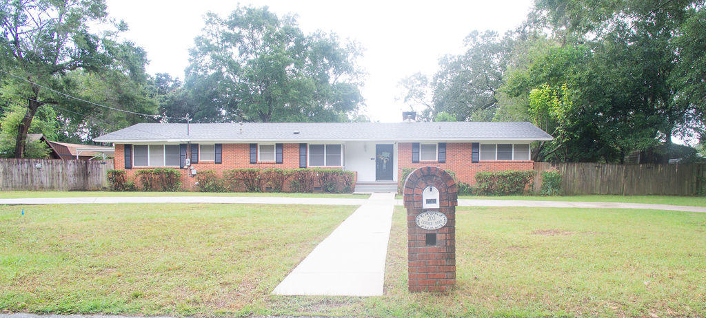 TALL PINES - Residential