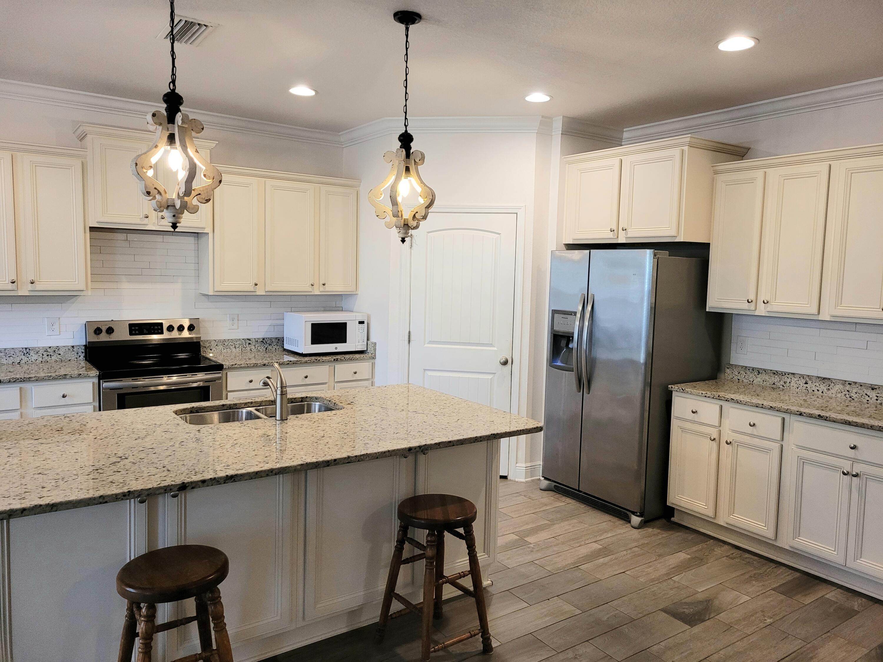 HAMMOCK BAY - Residential