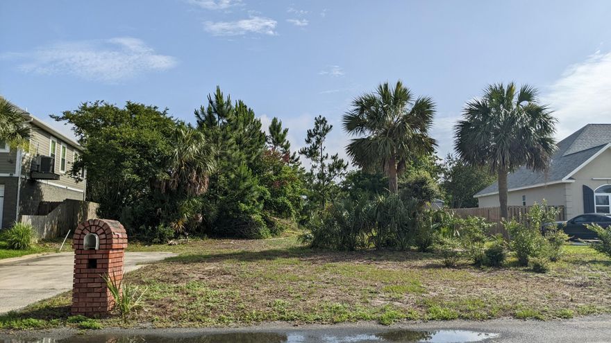 This SURVEYED vacant lot on a cul-de-sac awaits YOUR custom build house.  Sellers have a GEOTECHNICAL EXPLORATION REPORT which includes a SITE LOCATION MAP, TEST LOCATION PLAN, GRAPHICAL LOGS OF THE SOUNDINGS, a UNIFIED SOIL CLASSIFICATION CHART and important notes about the Geotechnical Report.  These will convey with the property.Emerald Pointe has a private community beach on Santa Rosa Sound and picnic area available for its residences to use.