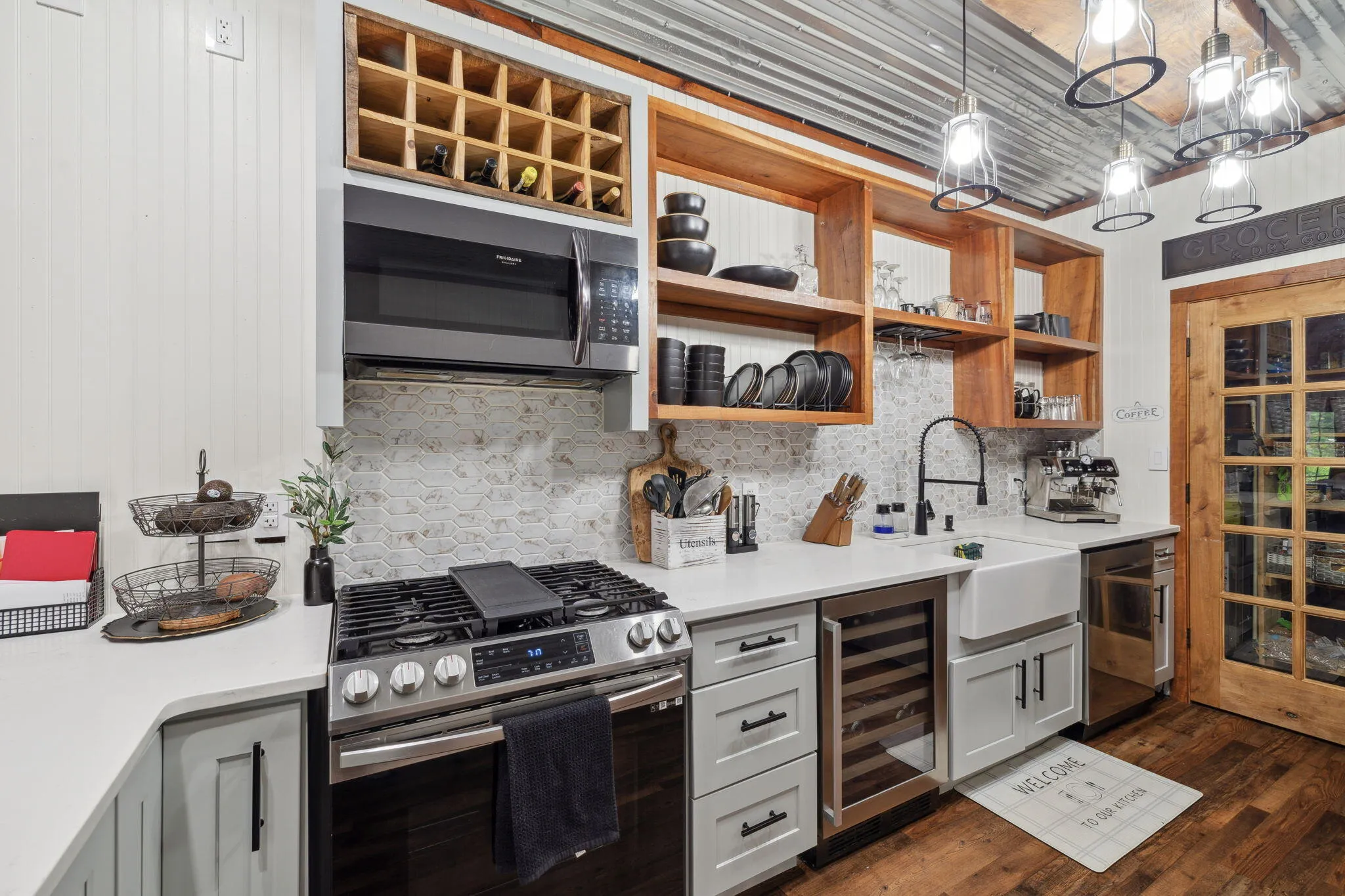 Laurel Hill, Florida 32567, United States, 3 Bedrooms Bedrooms, ,3 BathroomsBathrooms,Residential,Active,121569