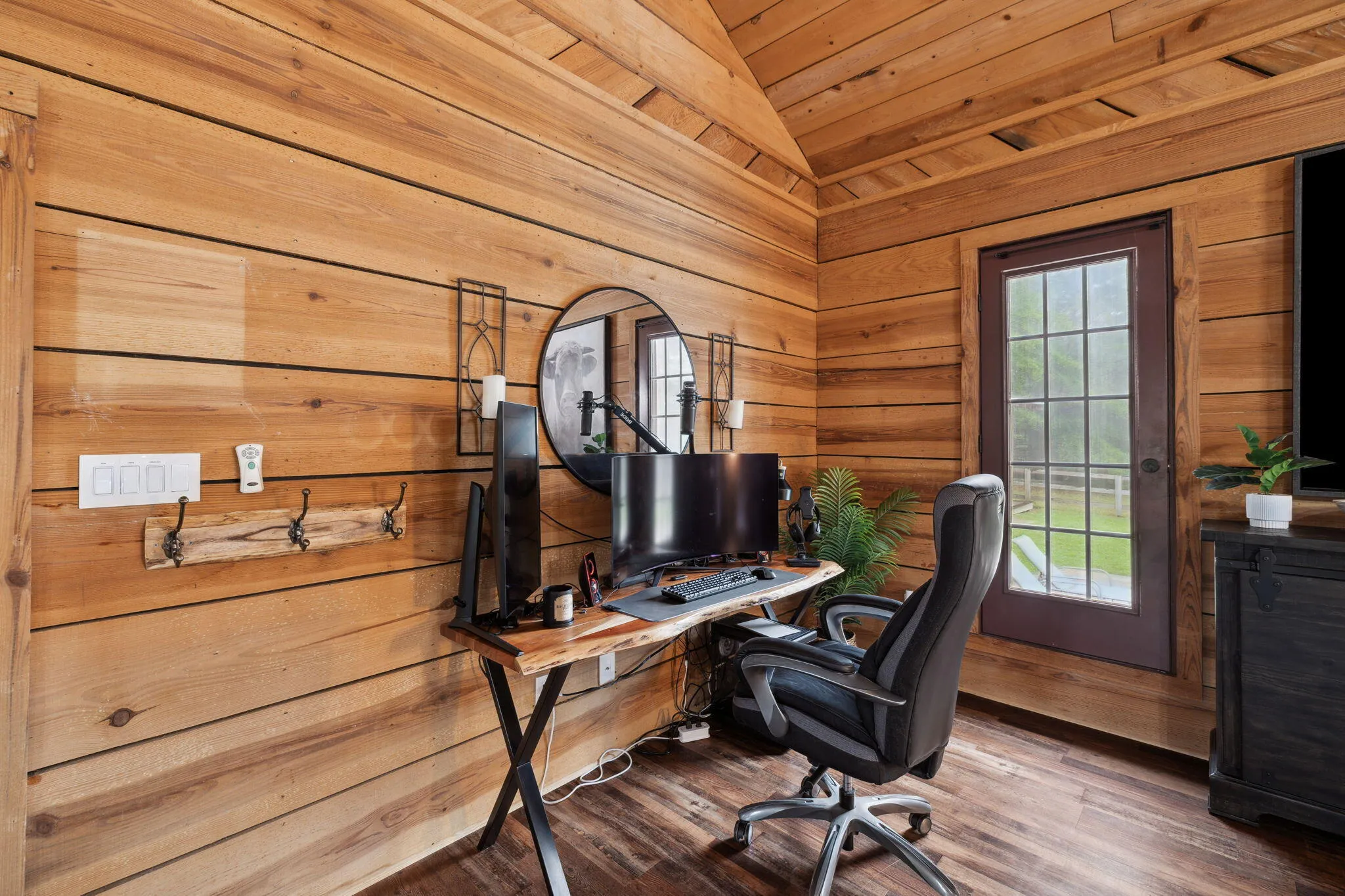 Laurel Hill, Florida 32567, United States, 3 Bedrooms Bedrooms, ,3 BathroomsBathrooms,Residential,Active,121569