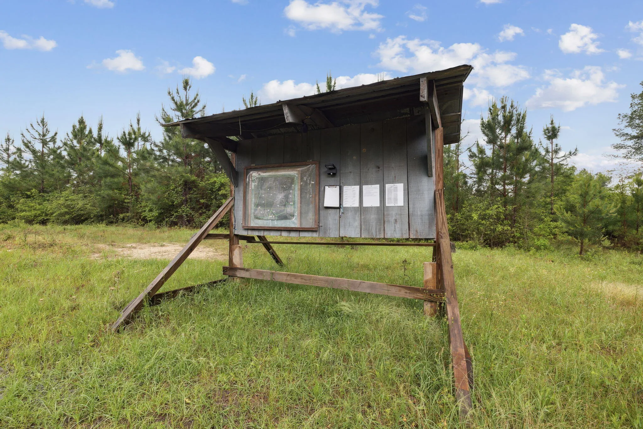 Laurel Hill, Florida 32567, United States, 3 Bedrooms Bedrooms, ,3 BathroomsBathrooms,Residential,Active,121569