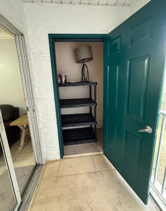 THE FLORIDA CLUB - Residential Lease