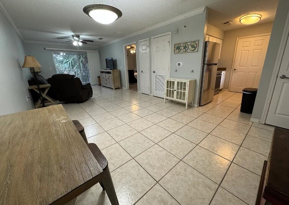 THE FLORIDA CLUB - Residential Lease