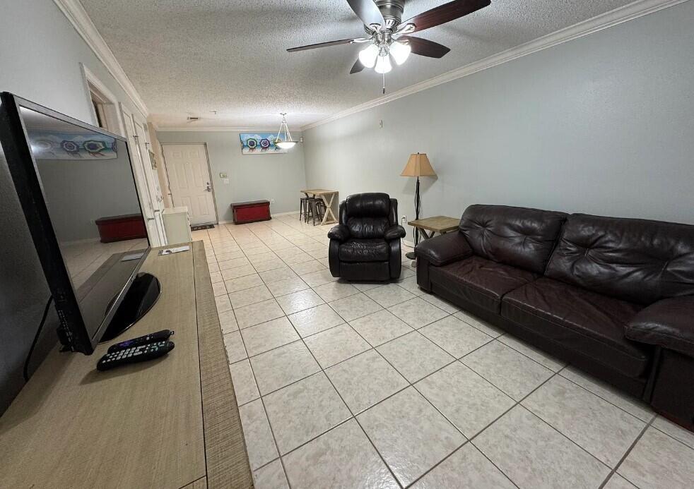 THE FLORIDA CLUB - Residential Lease