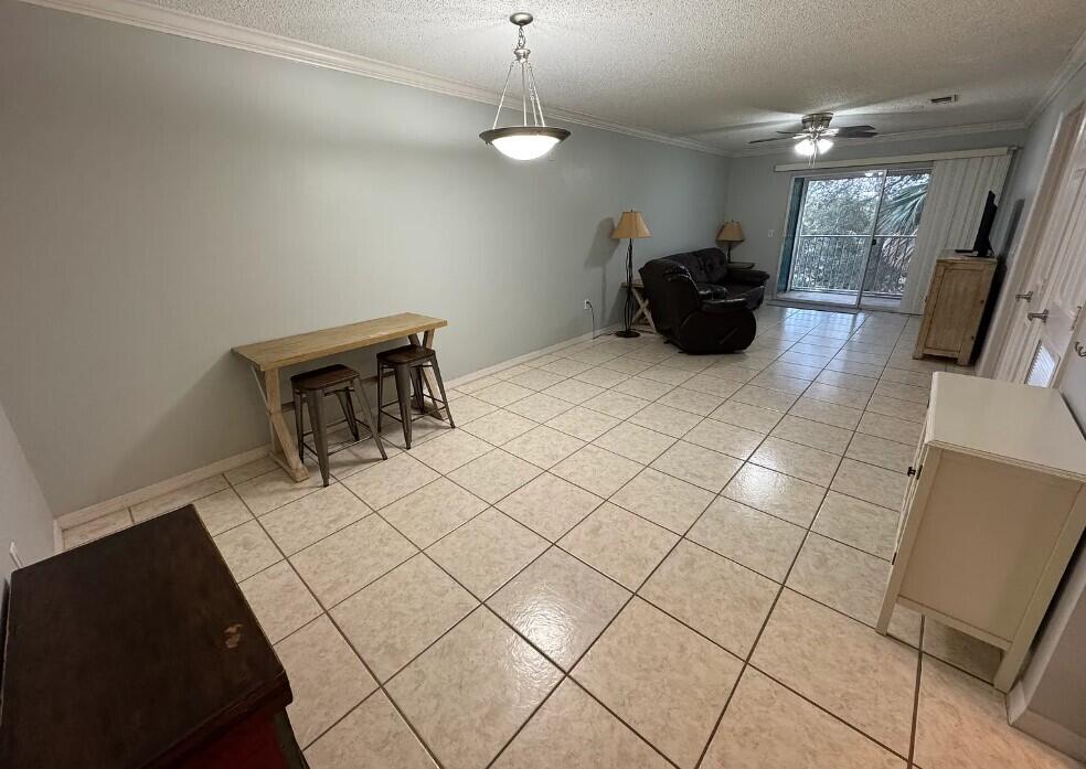 THE FLORIDA CLUB - Residential Lease