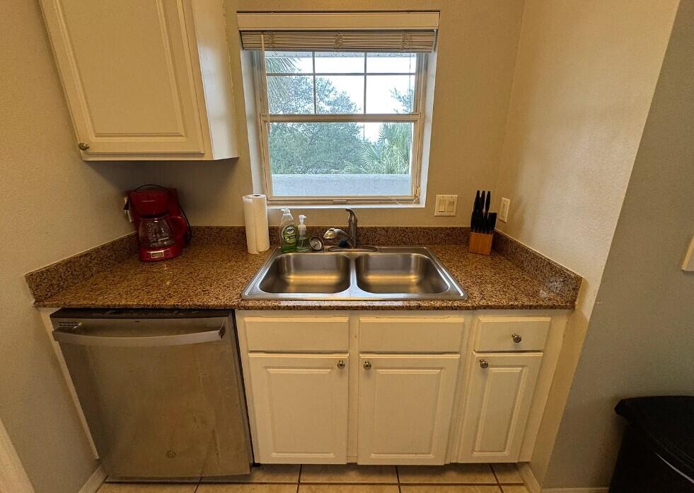 THE FLORIDA CLUB - Residential Lease