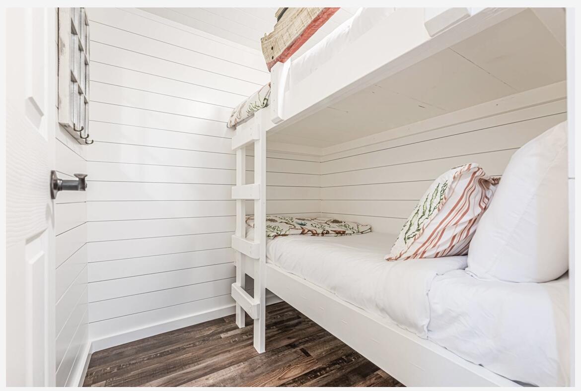 BAYOU VILLAGE CONDO PH 1 - Residential