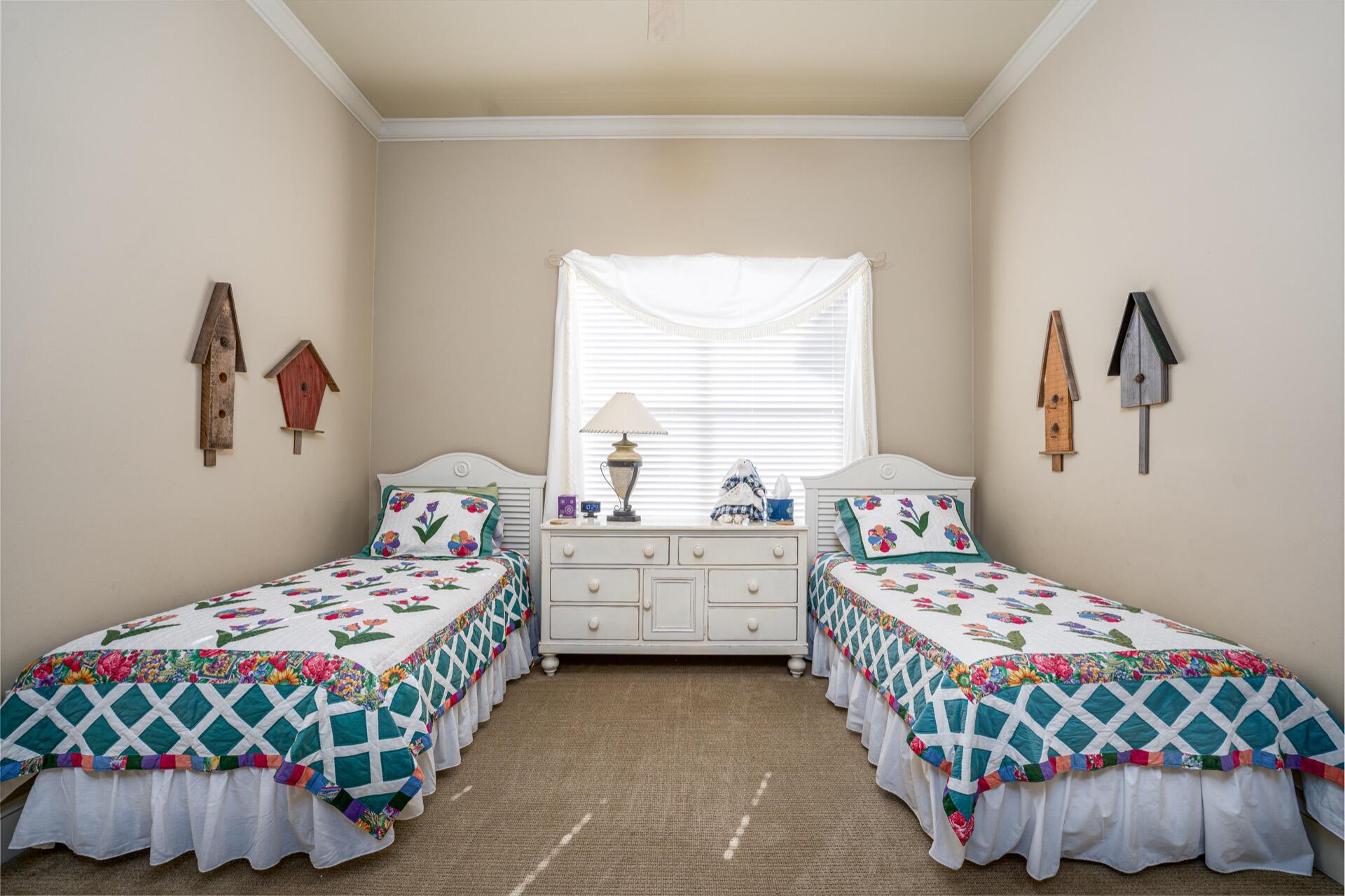 BAYTOWNE AVENUE - Residential