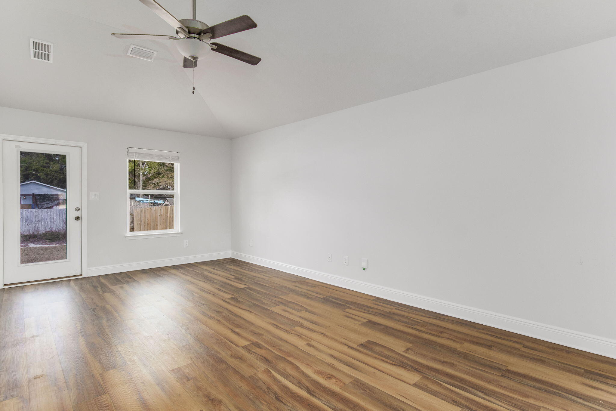 Commanders Cove - Residential