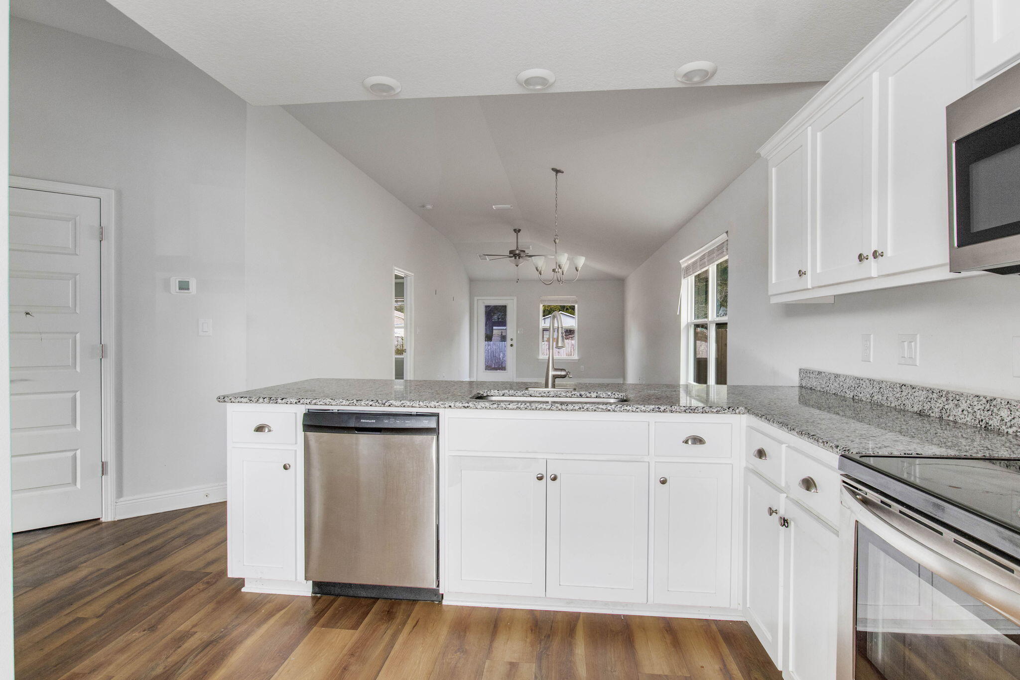 Commanders Cove - Residential