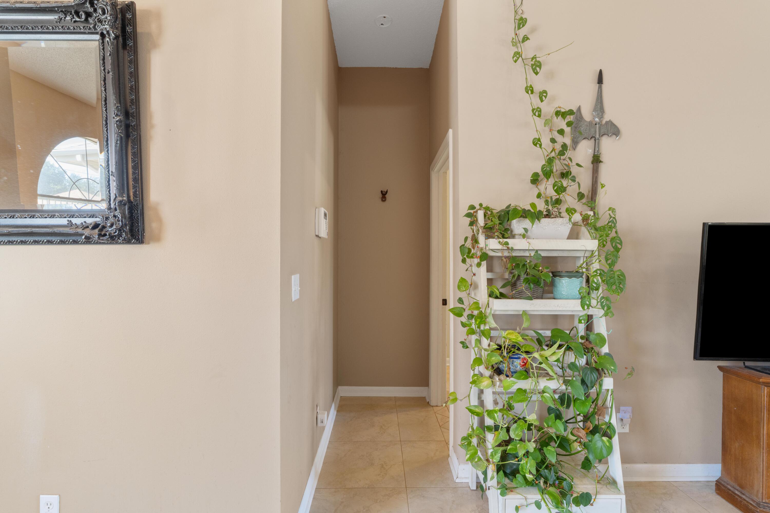 MARY ESTHER - Residential