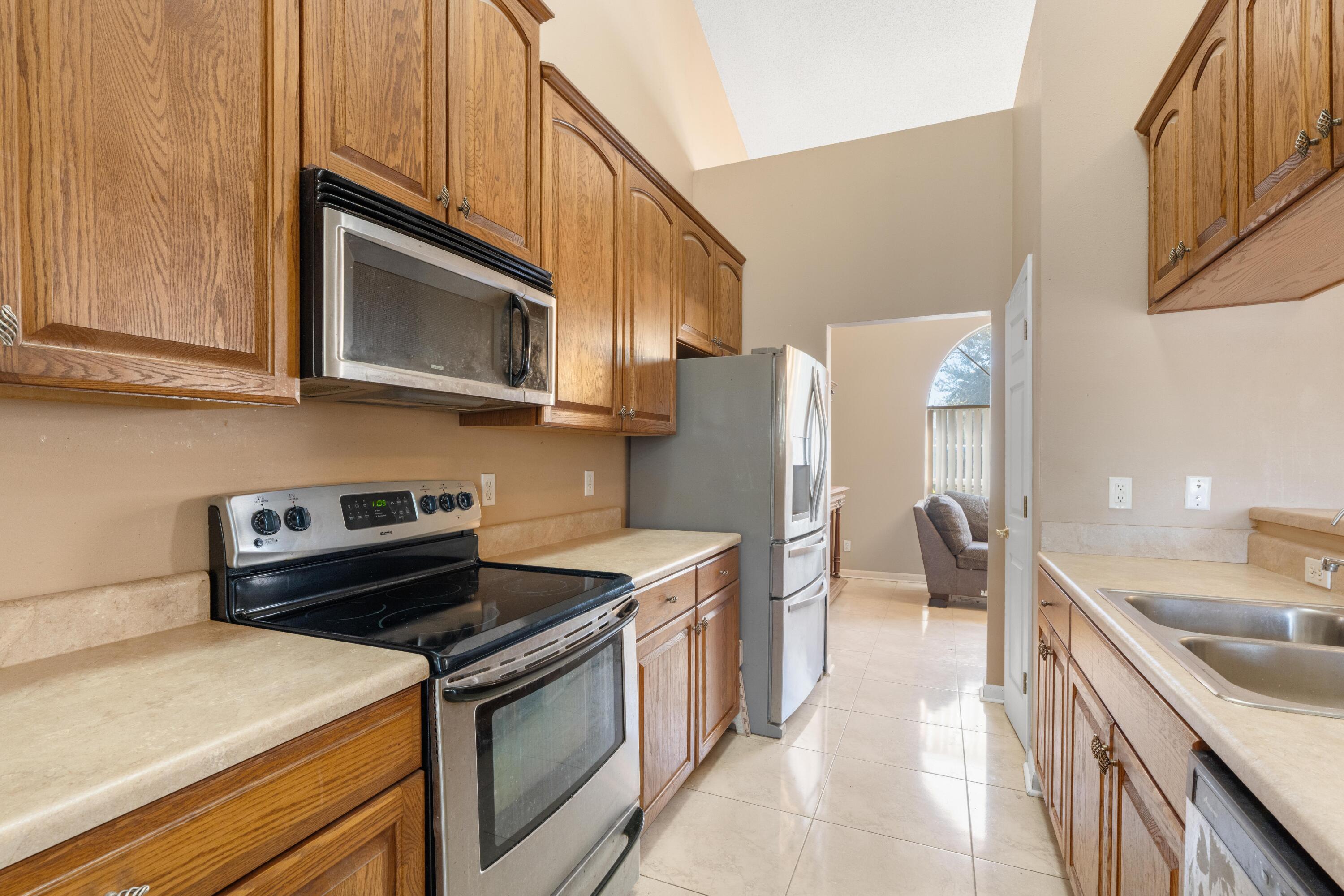 MARY ESTHER - Residential