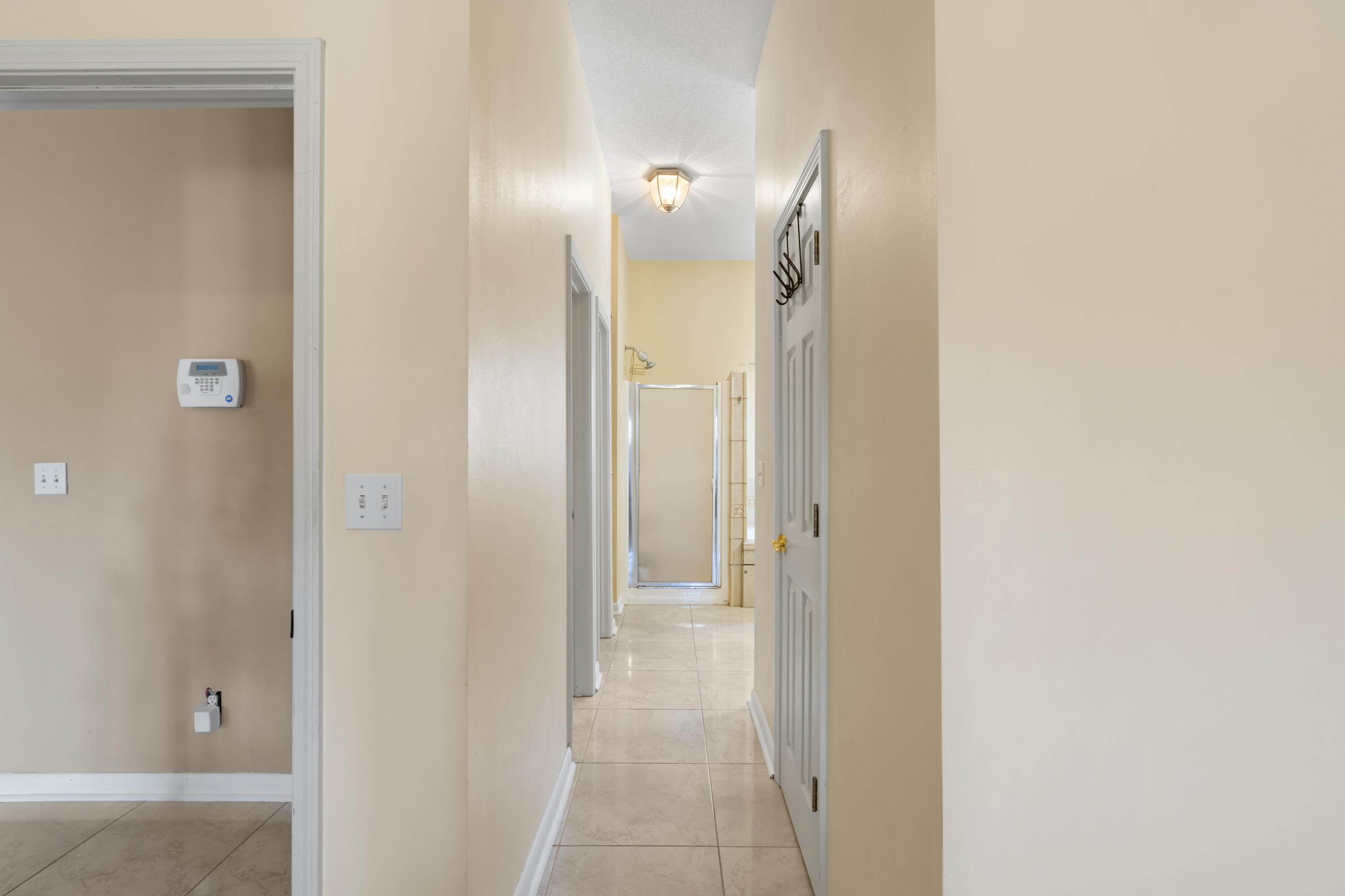 MARY ESTHER - Residential