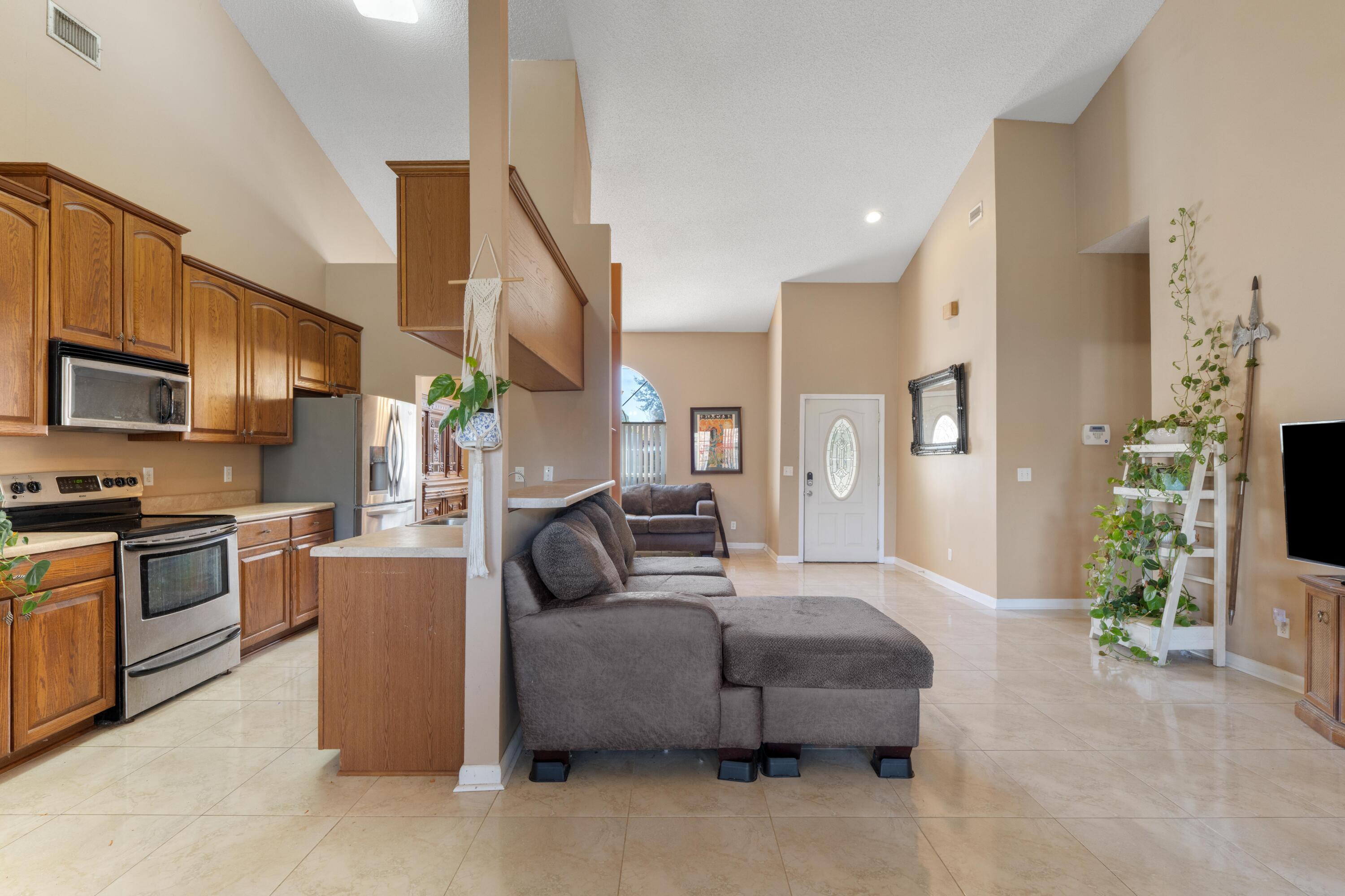 MARY ESTHER - Residential