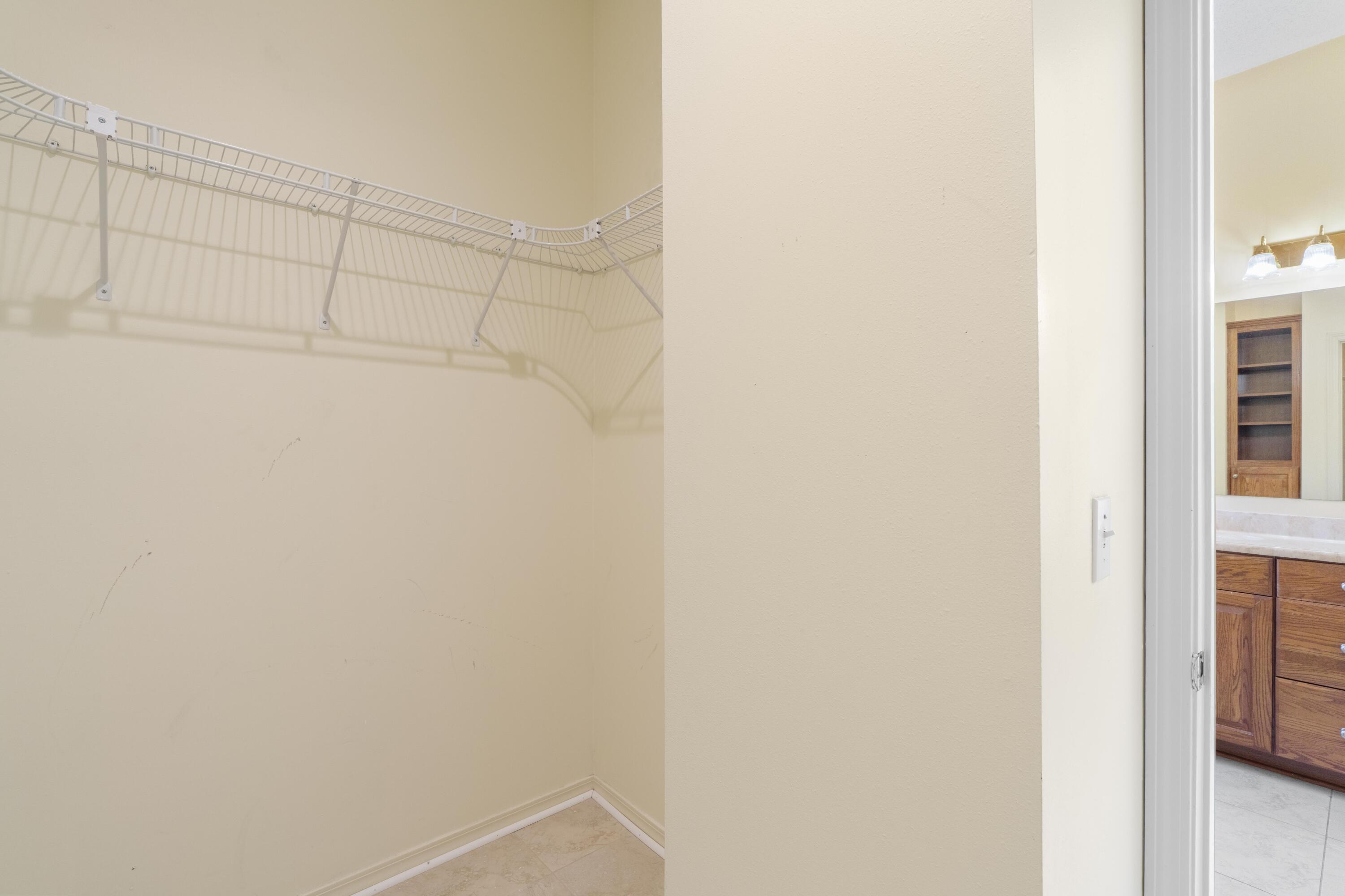 MARY ESTHER - Residential