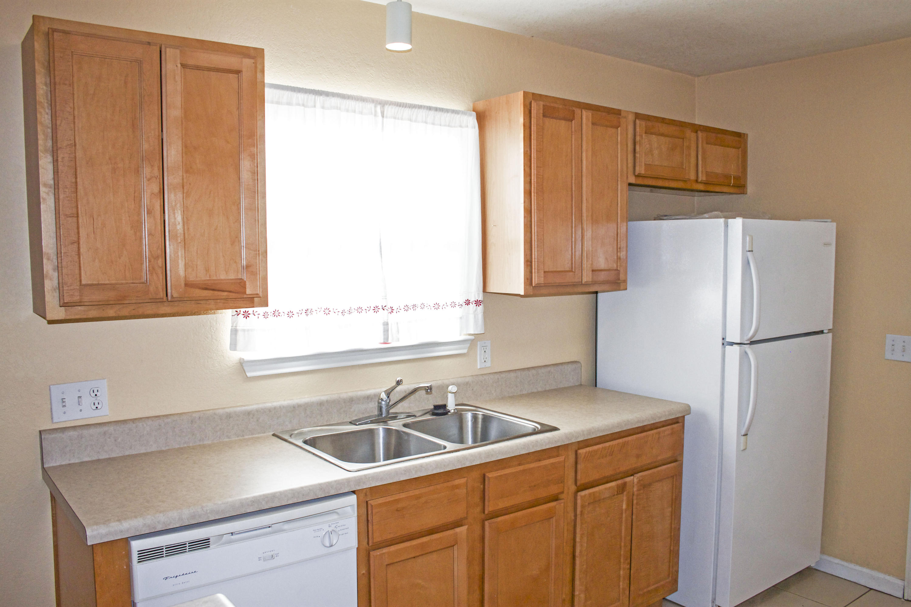 QUAIL LAKE T/H LOT 3 - Residential