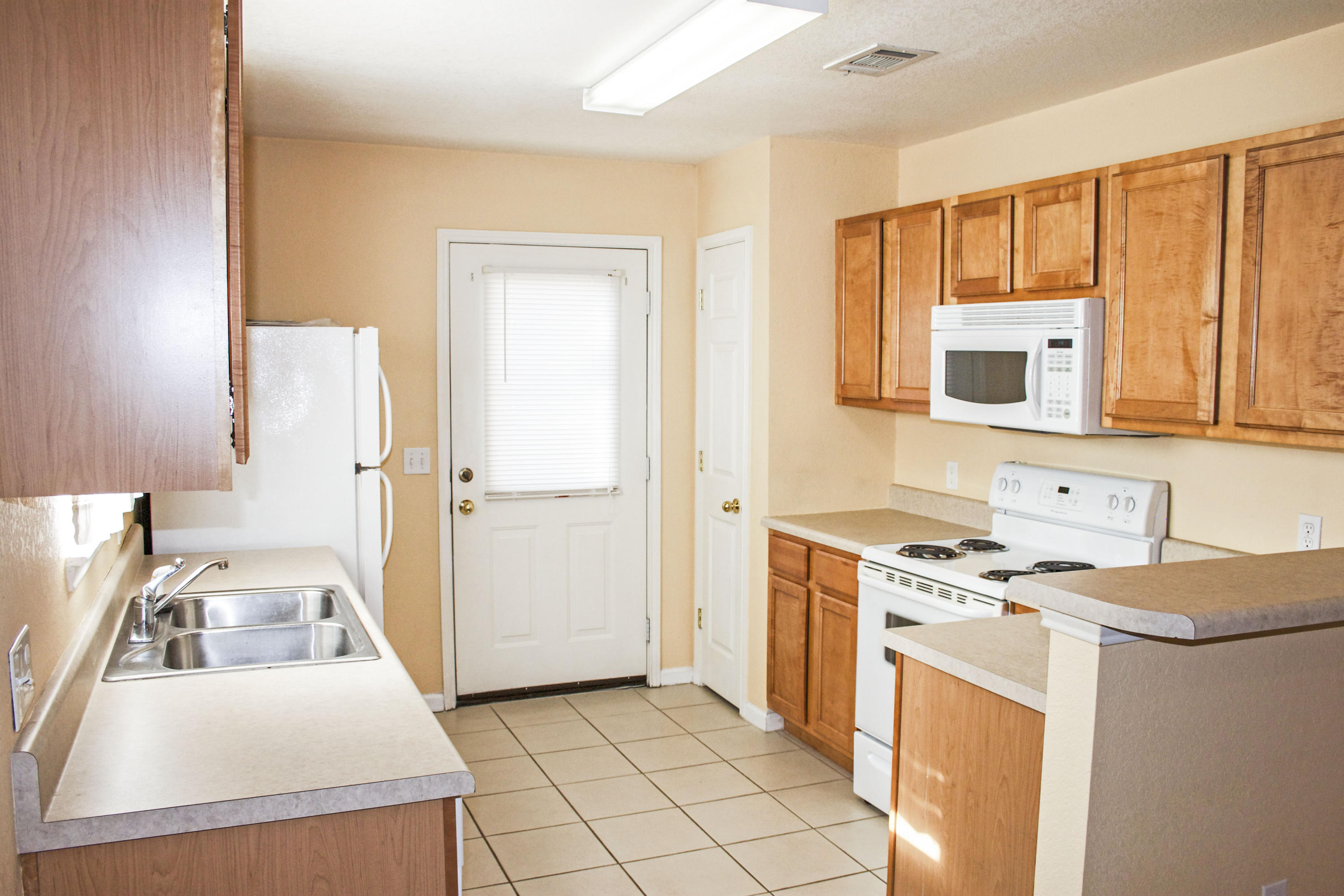 QUAIL LAKE T/H LOT 3 - Residential