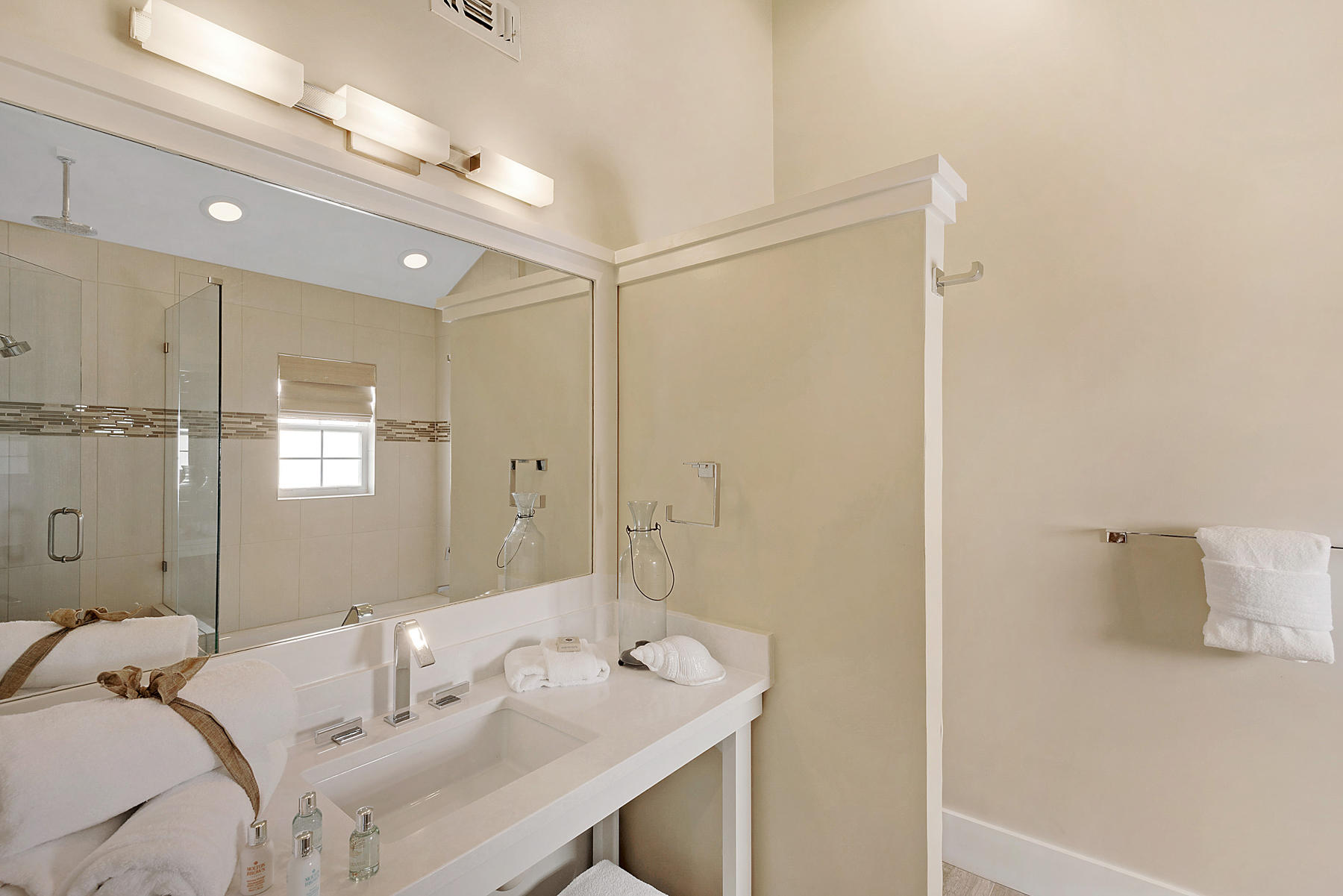 GULF VIEWS - Residential