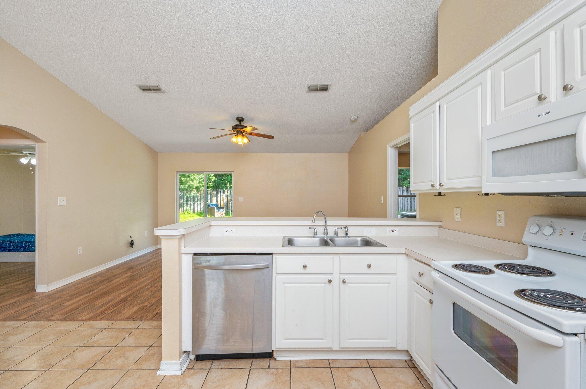 RIDGE CREST PH I - Residential