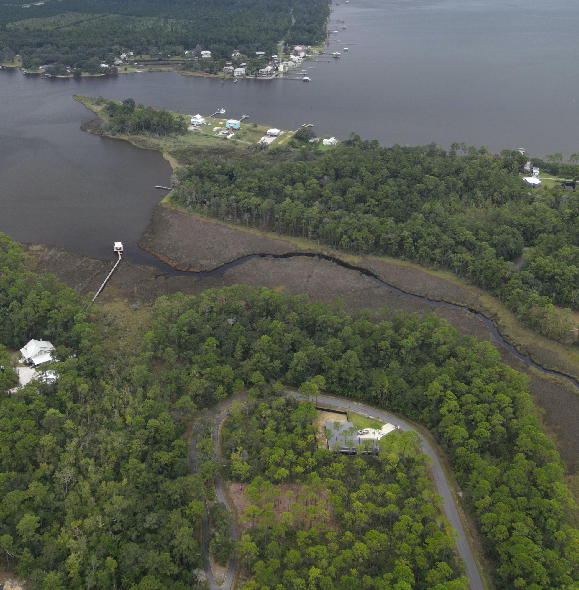 LOT 18 BLK C CROSS CREEK SHORES PB 7-37 OR 399-193 OR 2524-761 OR 2619-3731 OR 2945-4491 - Land