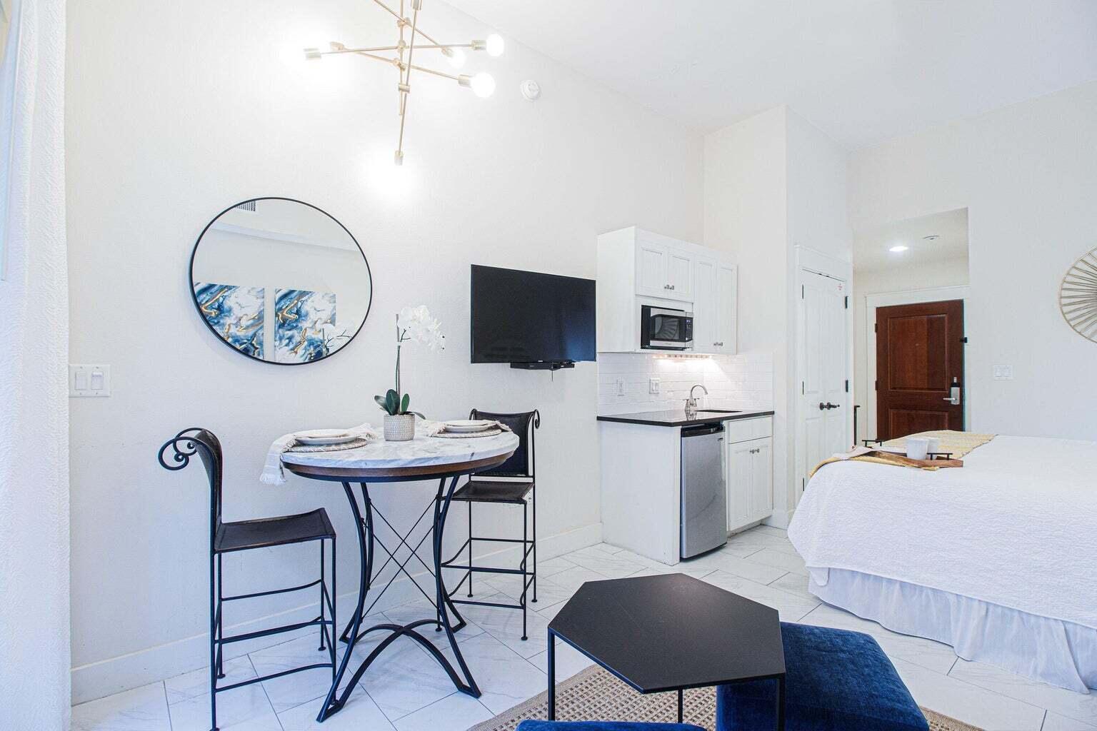 PILOT HOUSE - Residential